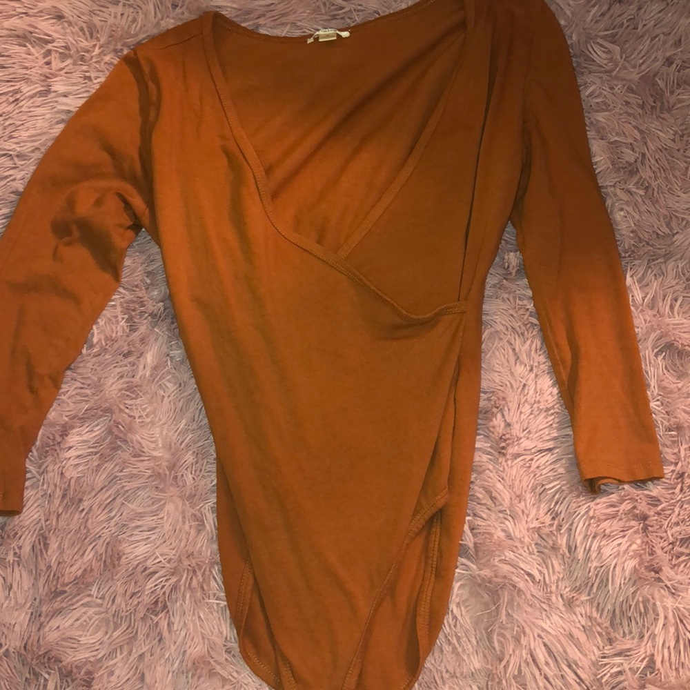 Fashion Nova Wrap around bodysuit tan